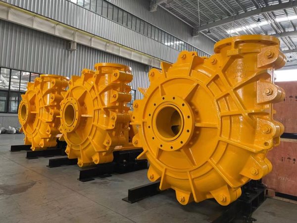 Heavy-duty slurry pumps: Suitable for transporting high-concentration, highly abrasive tailings slurries. Submersible slurry pumps: Suitable for extracting tailings slurries that have settled at the bottom of the water. Submersible slurry pumps: Suitable for underwater operations.